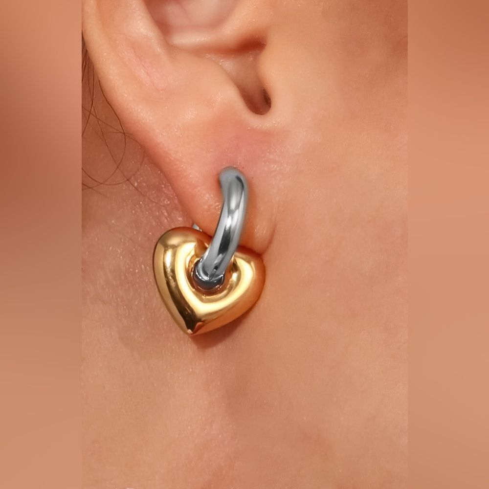Heart hoop Earrings M1236 - Picture 2 of 8